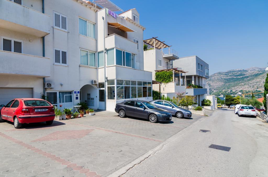 Riki Apartment